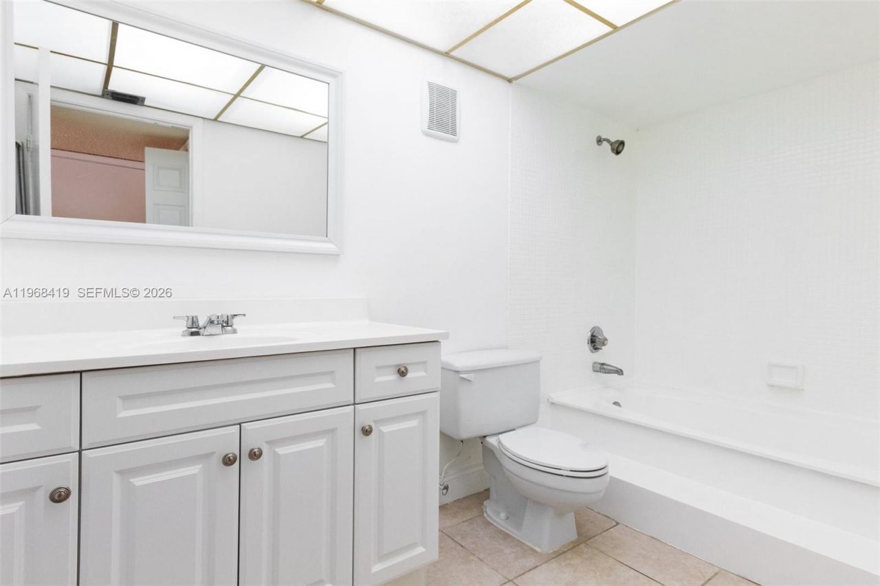 16400 Golf Club Rd, Unit 104, Weston, FL 33326 Photo