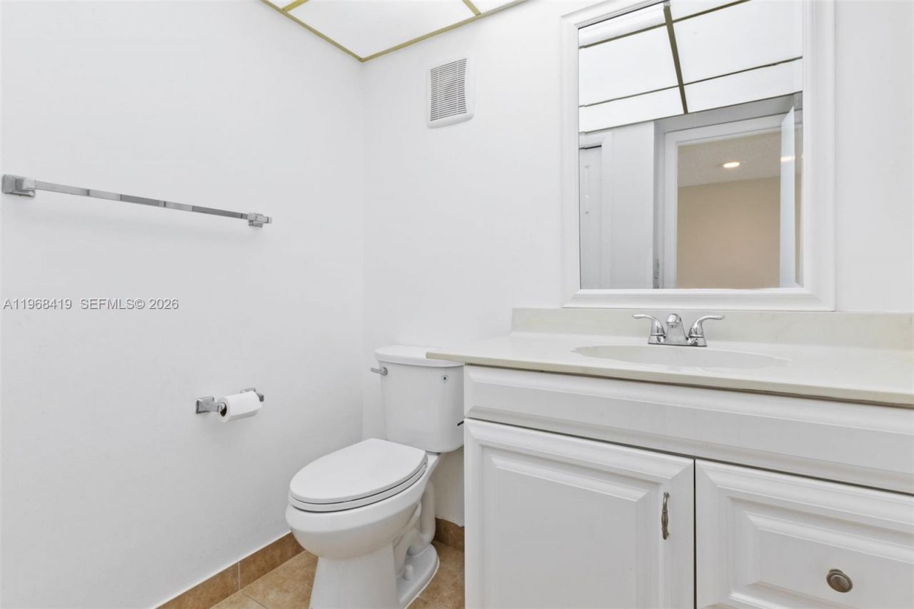 16400 Golf Club Rd, Unit 104, Weston, FL 33326 Photo