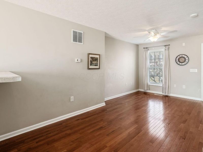 5262 Royal Arch Cascade Drive, Unit 25, Dublin, OH 43016 Photo 3