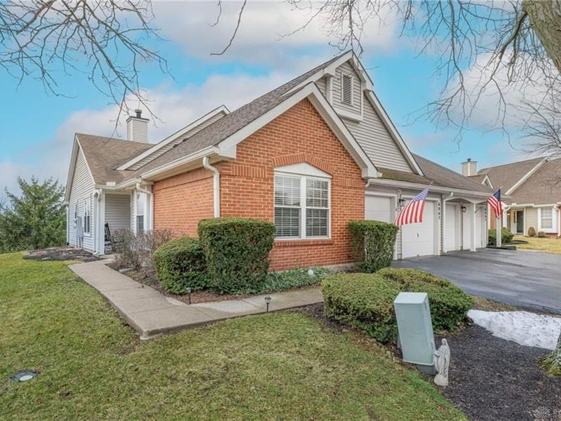 6865 Cedar Cove Drive, Centerville, OH 45459 Photo 2