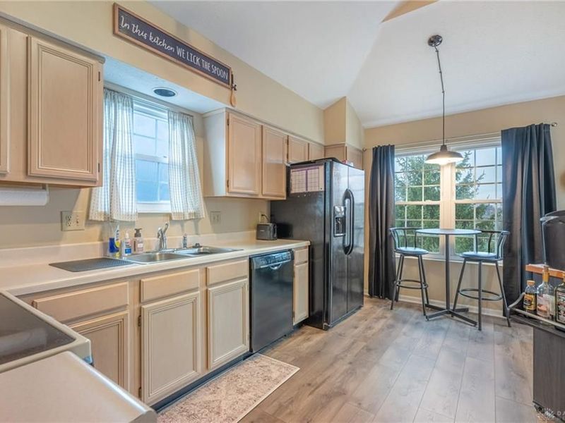 6865 Cedar Cove Drive, Centerville, OH 45459 Photo 8