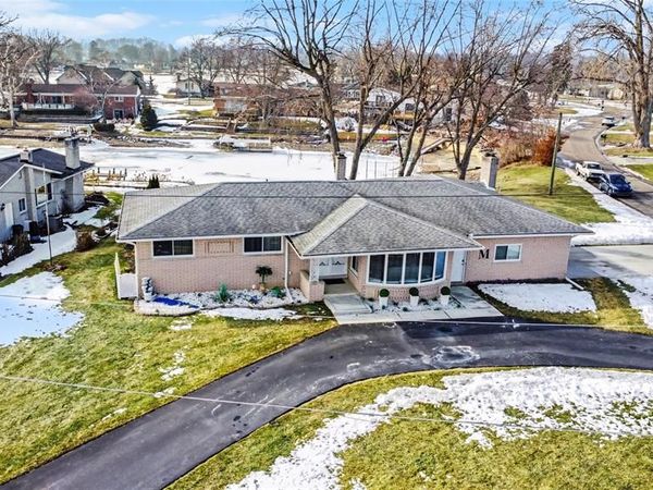 551 Berry Patch Lane, White Lake Twp, MI 48386