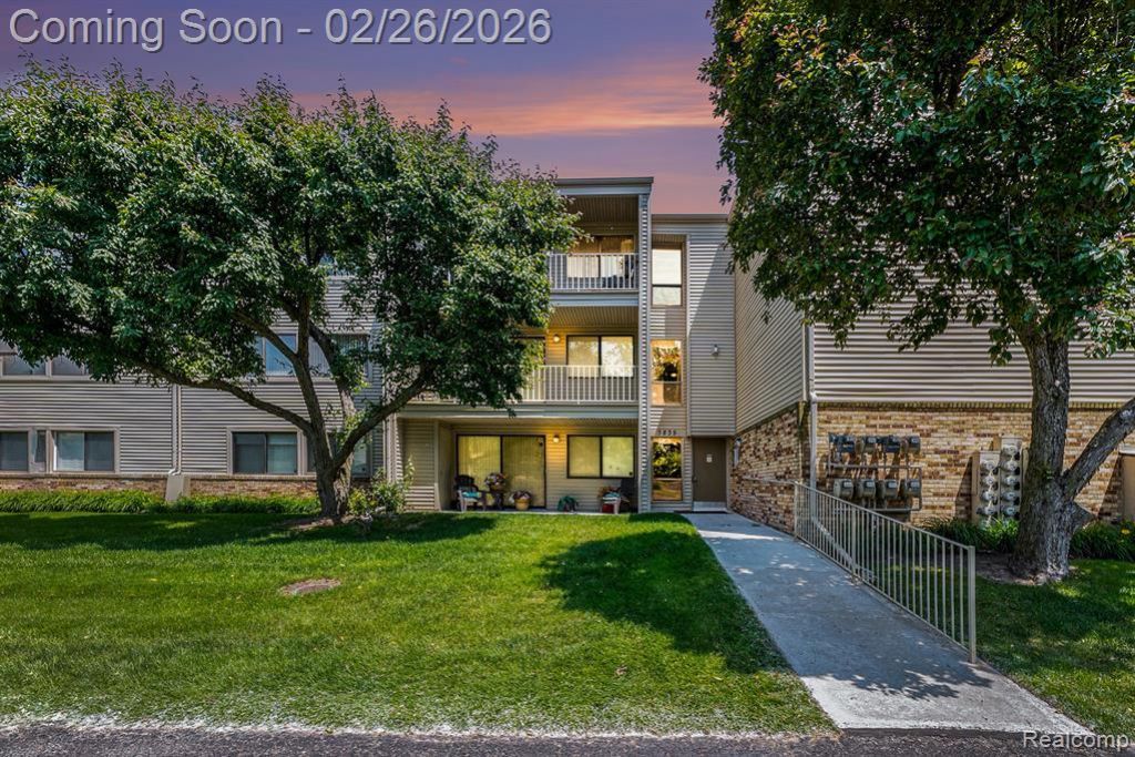 3835 Lone Pine, West Bloomfield Township, MI 48324 Main Photo