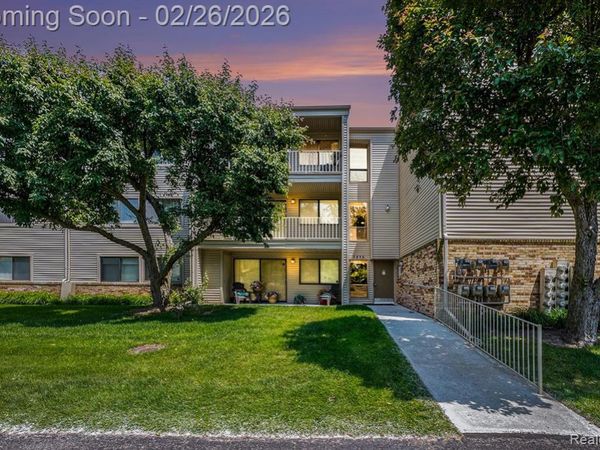 3835 Lone Pine, West Bloomfield Twp, MI 48324