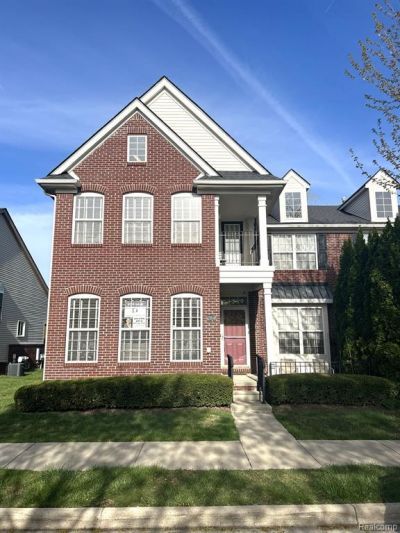 42808 Park Cresent Drive, Sterling Heights, MI 48313 Main Photo
