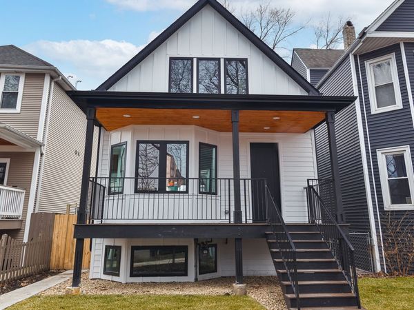 3727 W Sunnyside Avenue, Chicago, IL 60625