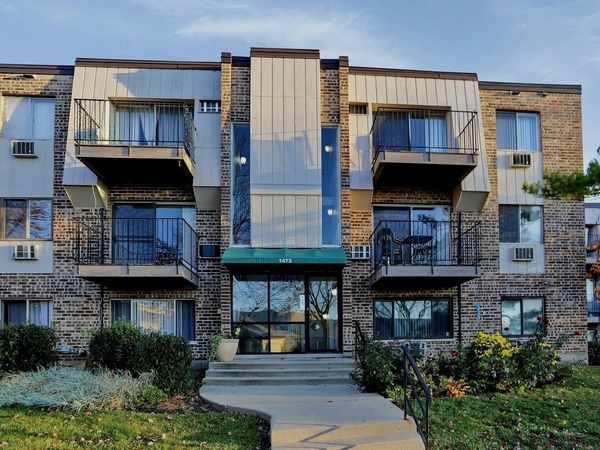 1473 N Winslowe Drive, Unit 203, Palatine, IL 60074