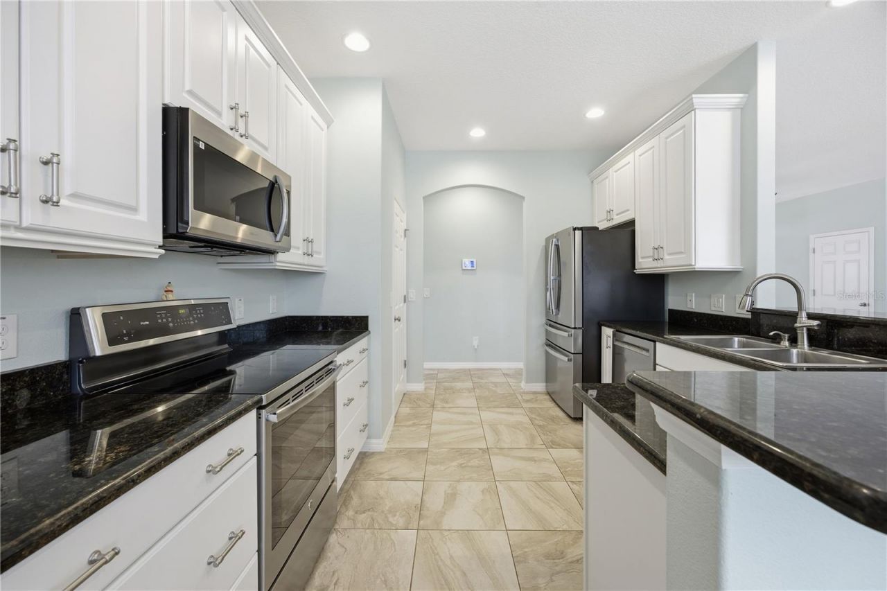 5608 Strong Point, Weirsdale, FL 32195 Photo