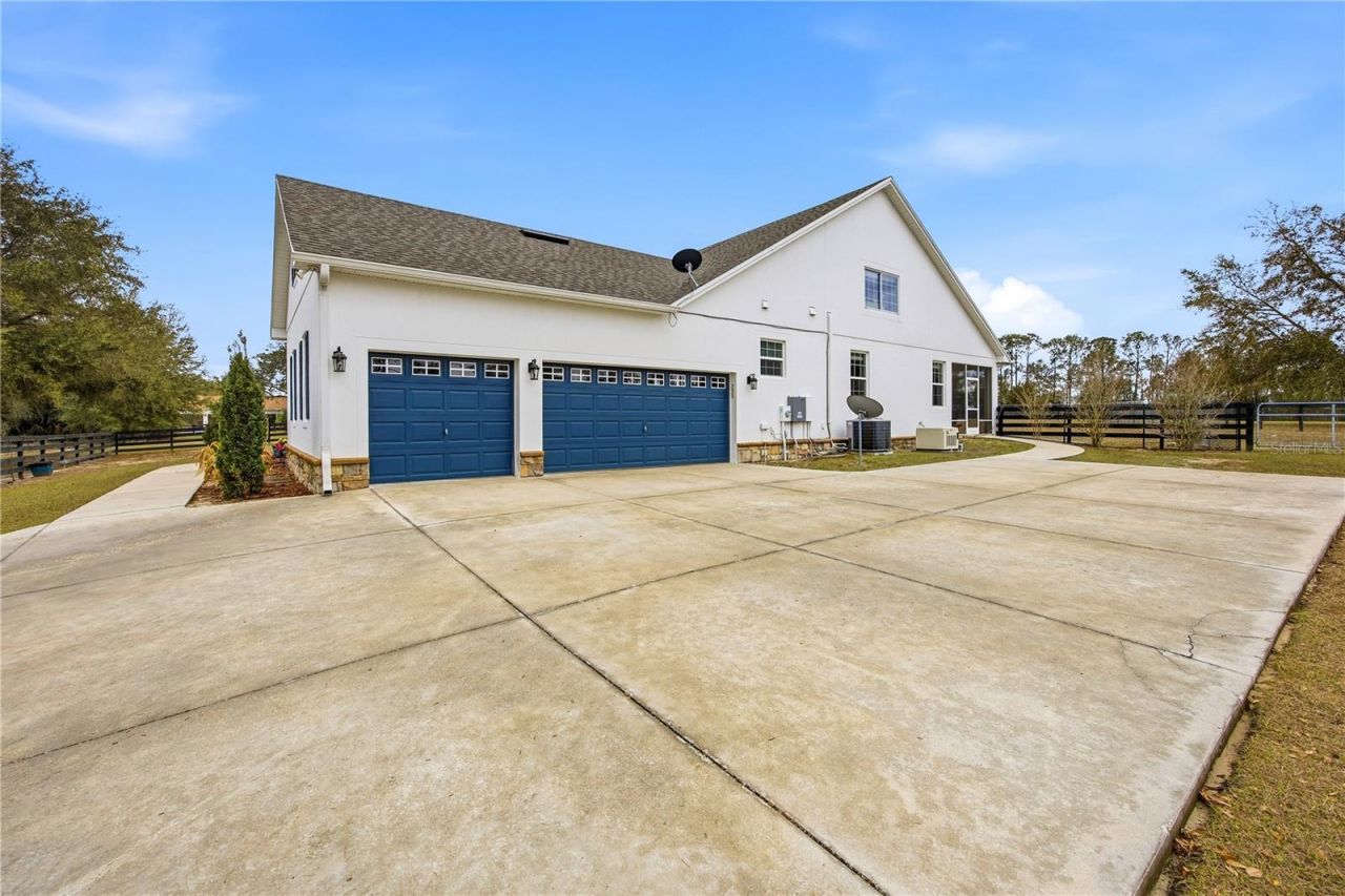 5608 Strong Point, Weirsdale, FL 32195 Photo