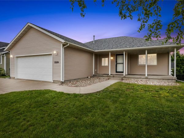 2584 Pleasantview Drive, Marion, IA 52302