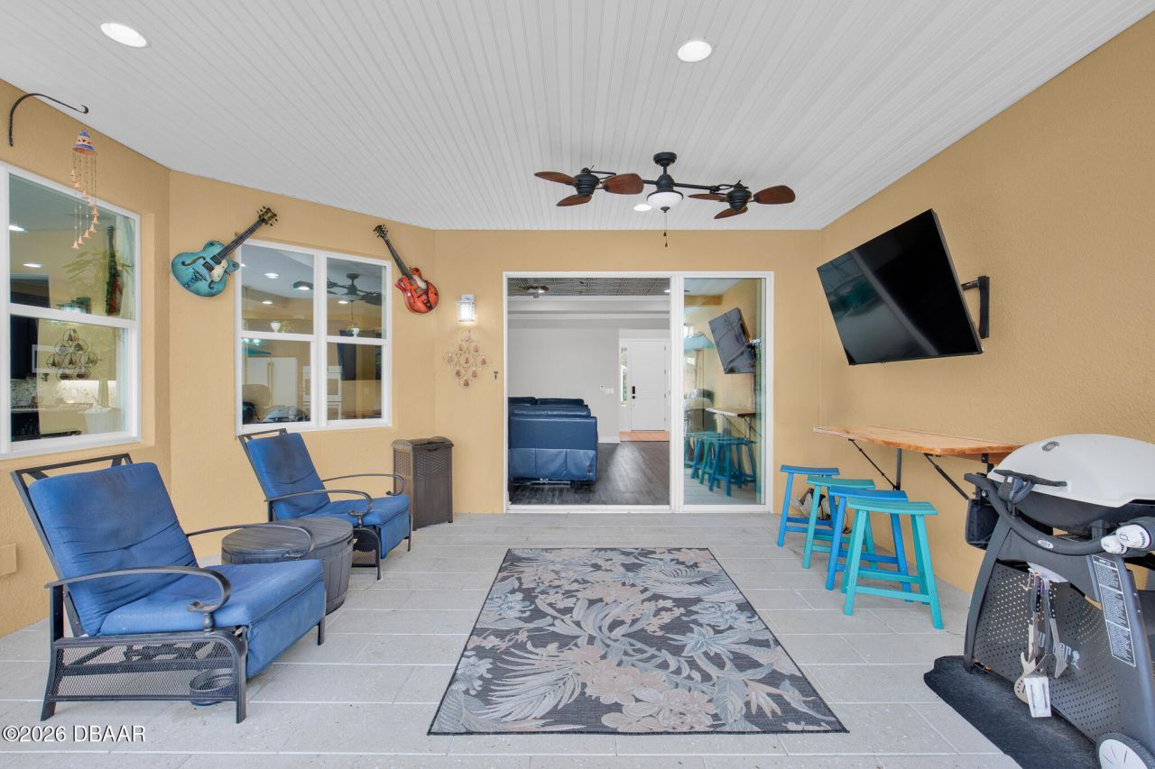 575 Barefoot Life Lane, Daytona Beach, FL 32124 Photo