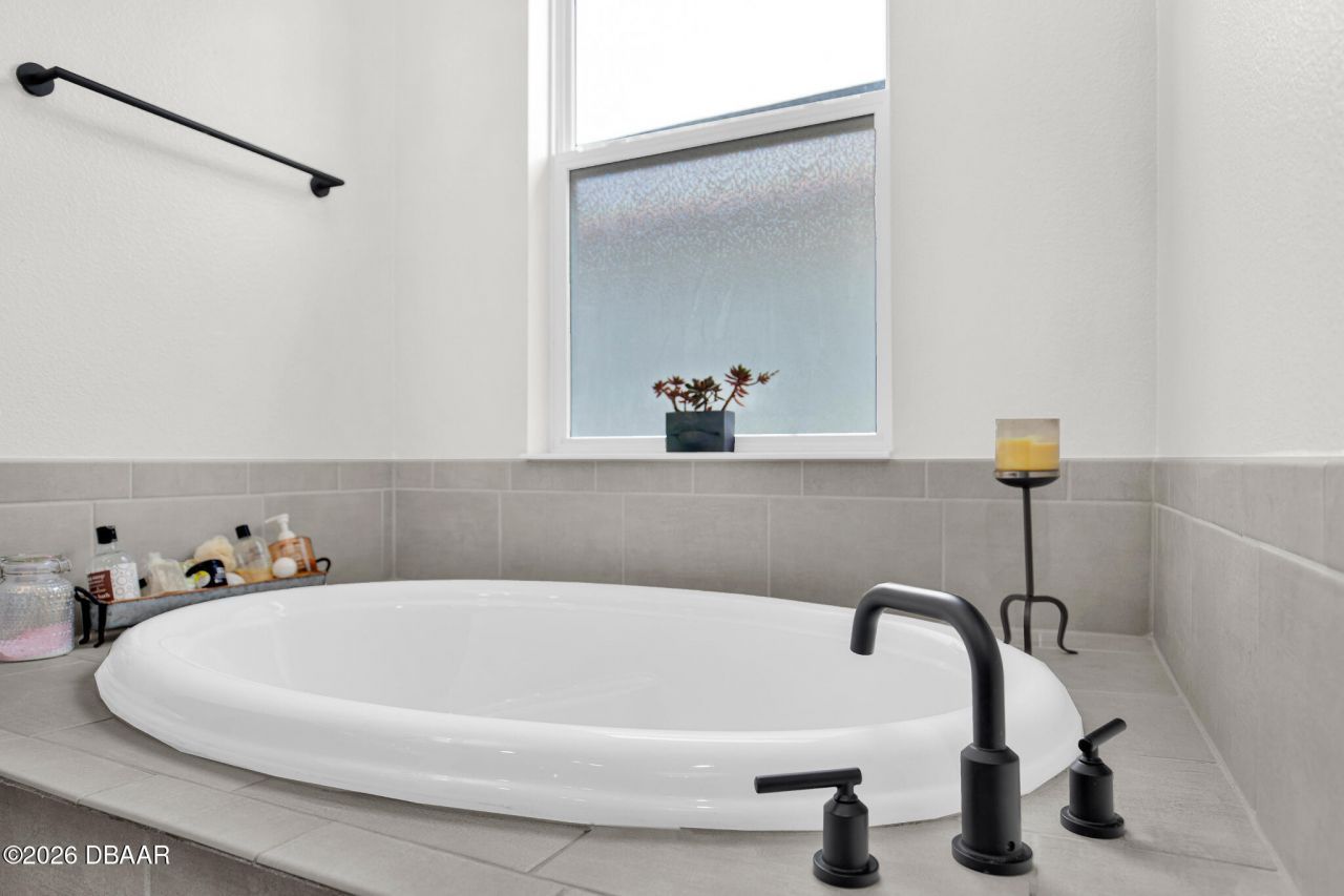 575 Barefoot Life Lane, Daytona Beach, FL 32124 Photo