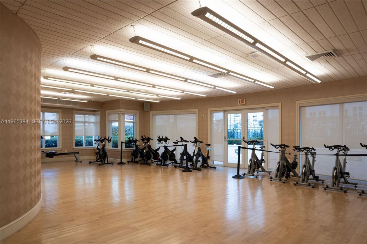 20000 E Country Club Dr, Unit 307, Aventura, FL 33180 Photo