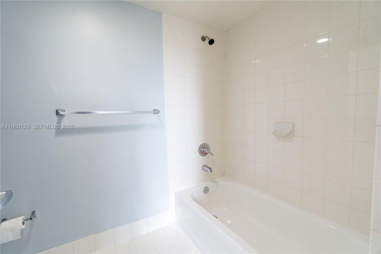 816 NW 11th St , Unit 1006, Miami, FL 33136 Photo