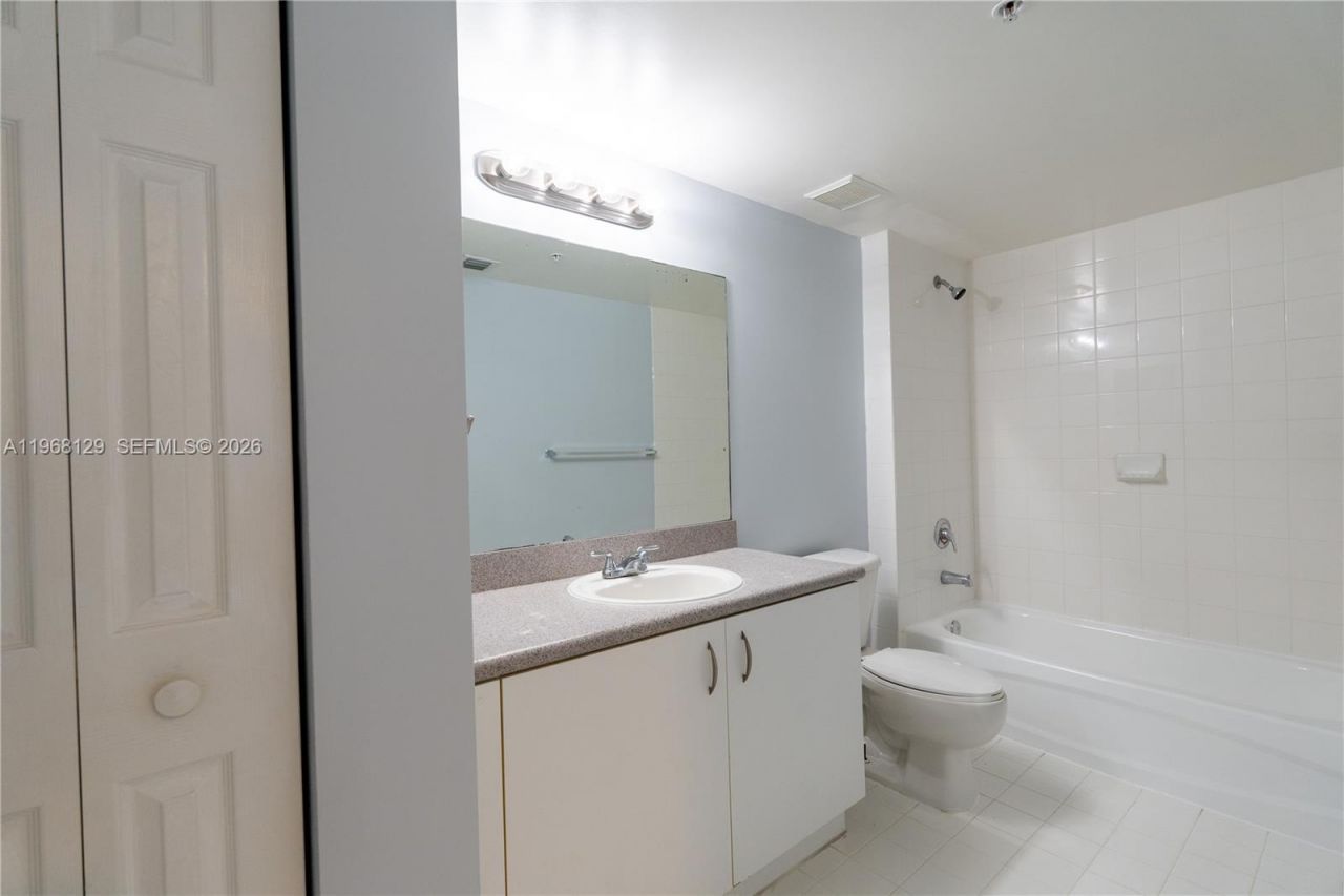 816 NW 11th St , Unit 1006, Miami, FL 33136 Photo