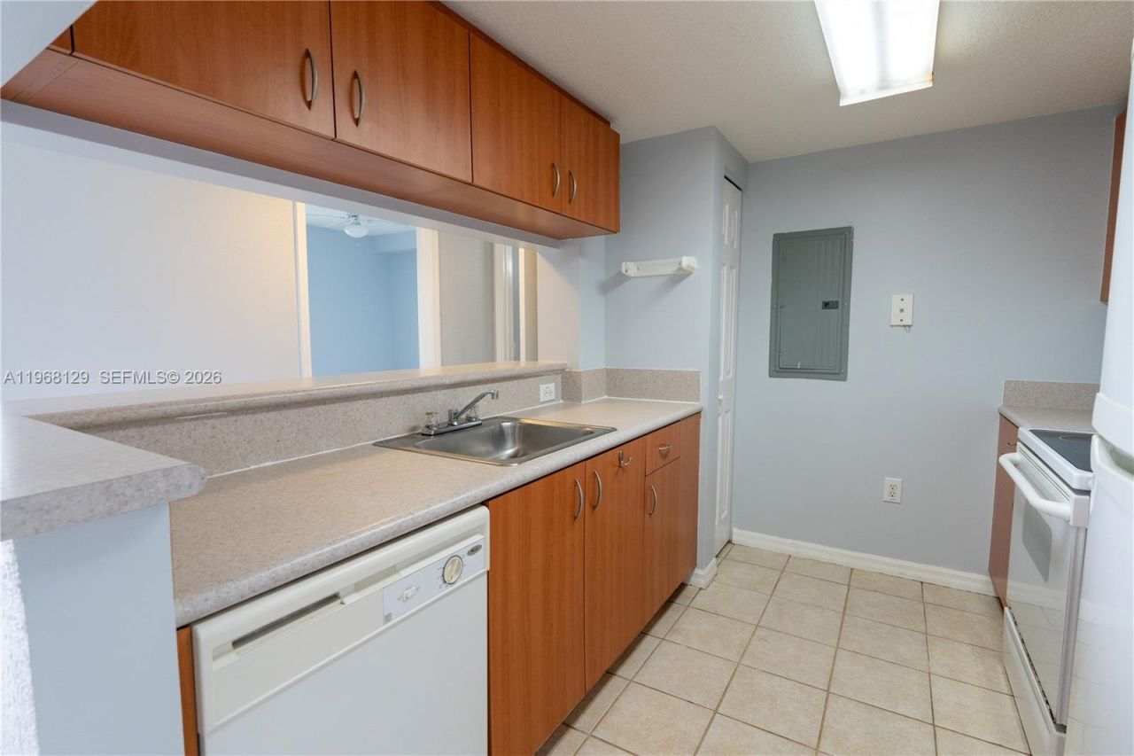 816 NW 11th St , Unit 1006, Miami, FL 33136 Photo