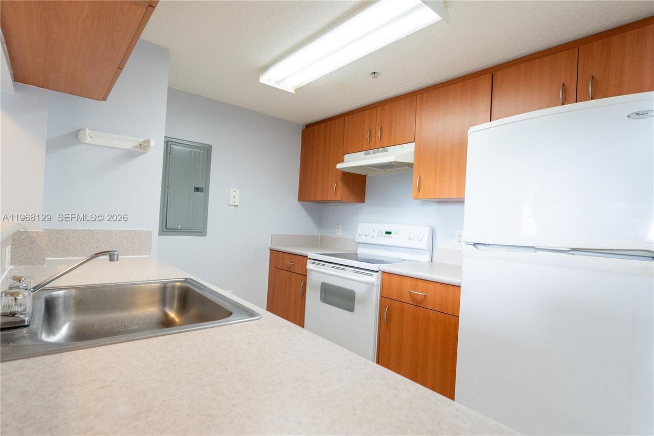 816 NW 11th St , Unit 1006, Miami, FL 33136 Photo