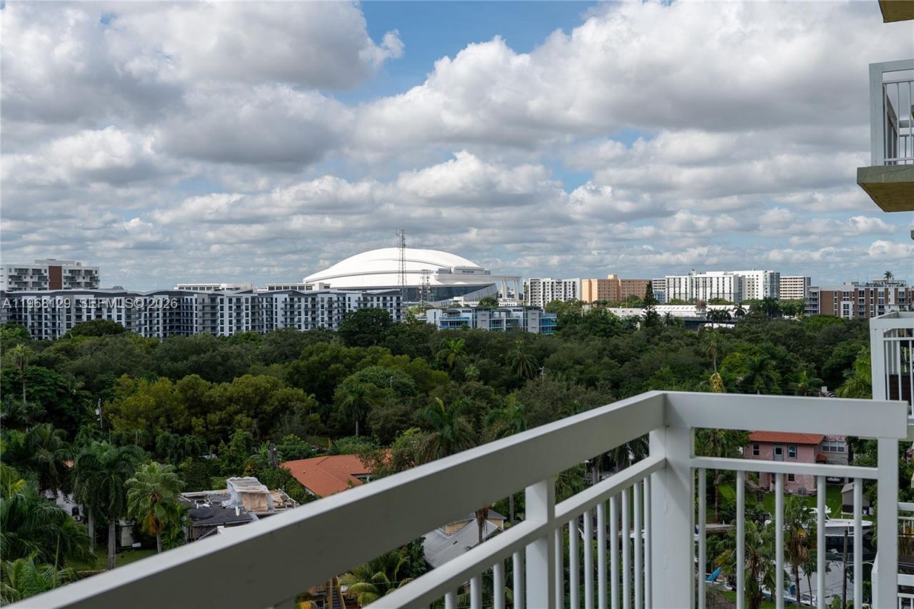 816 NW 11th St , Unit 1006, Miami, FL 33136 Photo