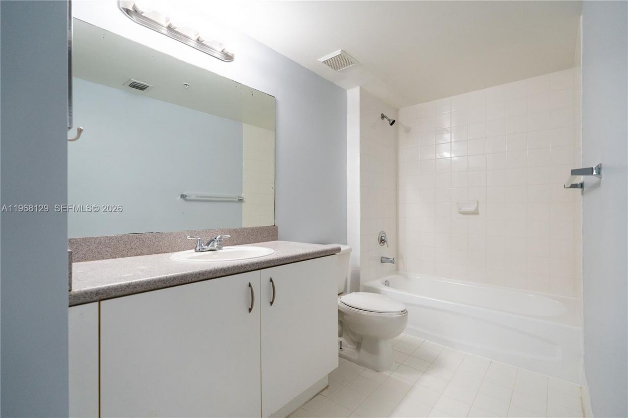 816 NW 11th St , Unit 1006, Miami, FL 33136 Photo