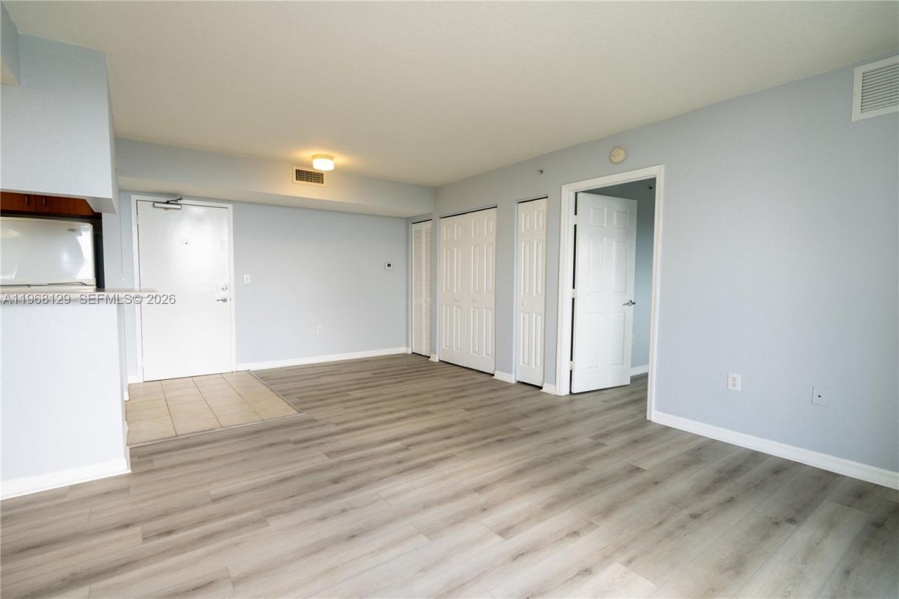 816 NW 11th St , Unit 1006, Miami, FL 33136 Photo