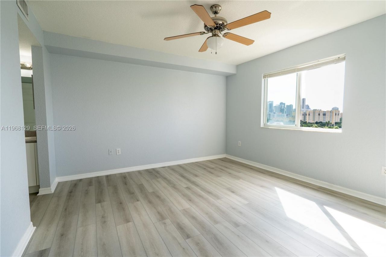 816 NW 11th St , Unit 1006, Miami, FL 33136 Photo