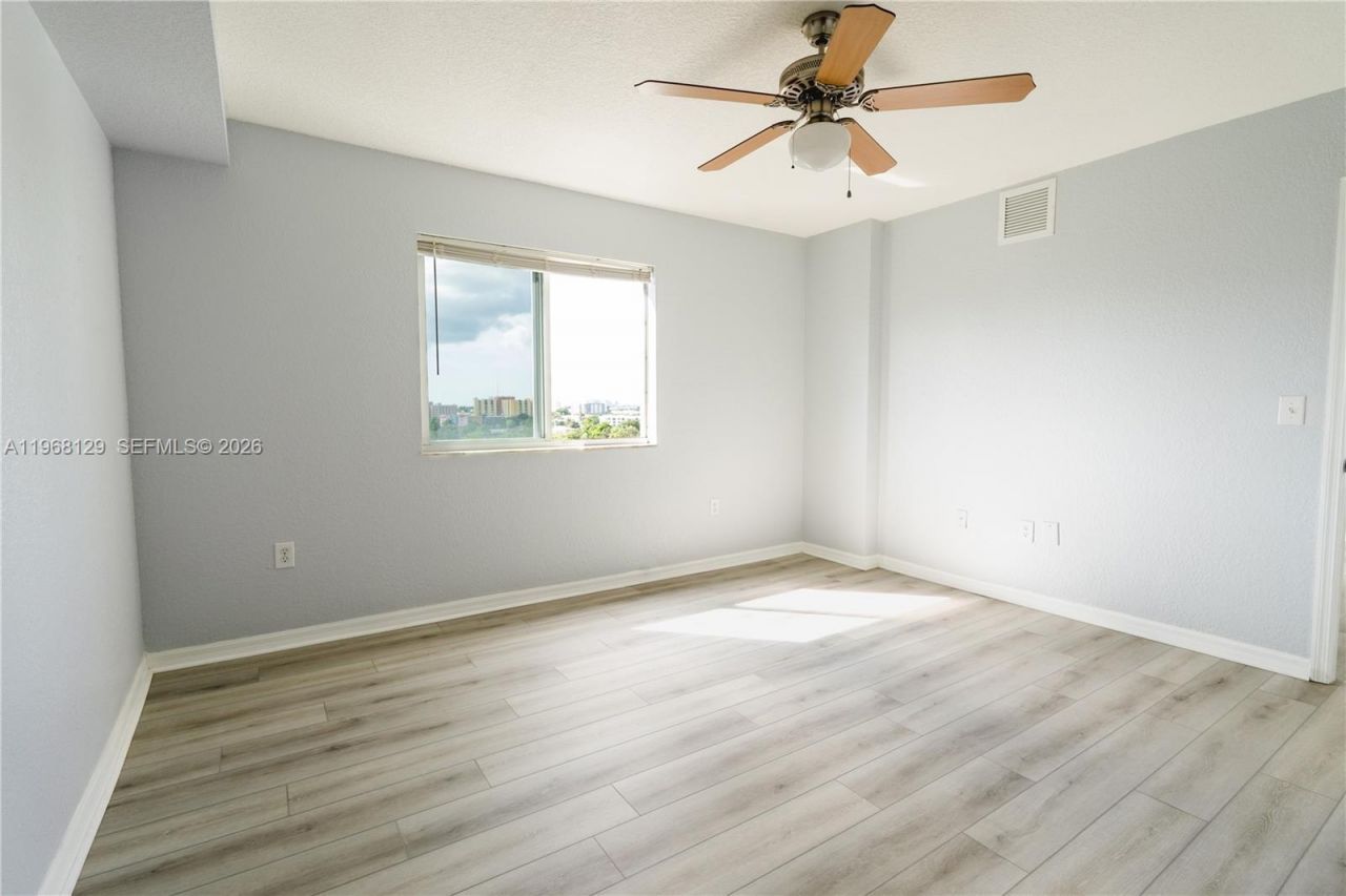 816 NW 11th St , Unit 1006, Miami, FL 33136 Photo
