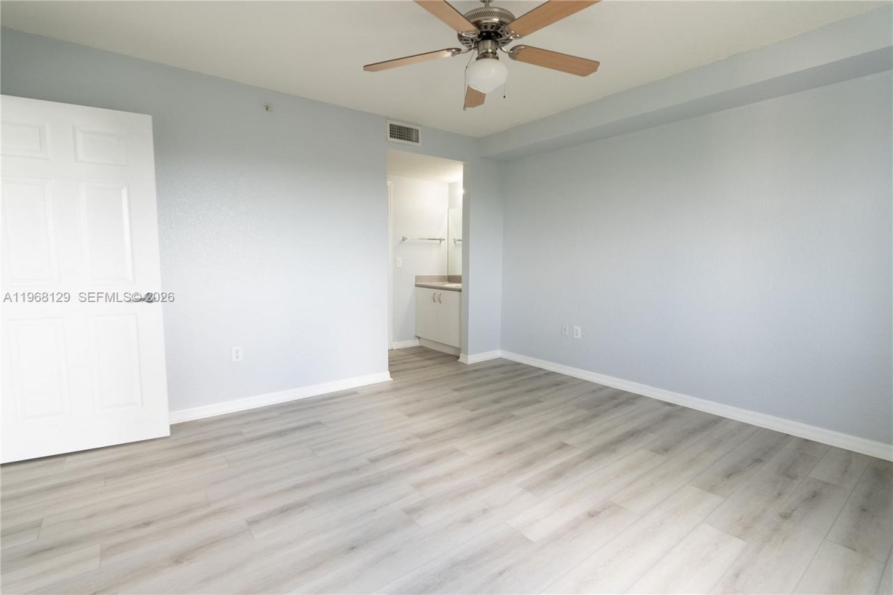 816 NW 11th St , Unit 1006, Miami, FL 33136 Photo