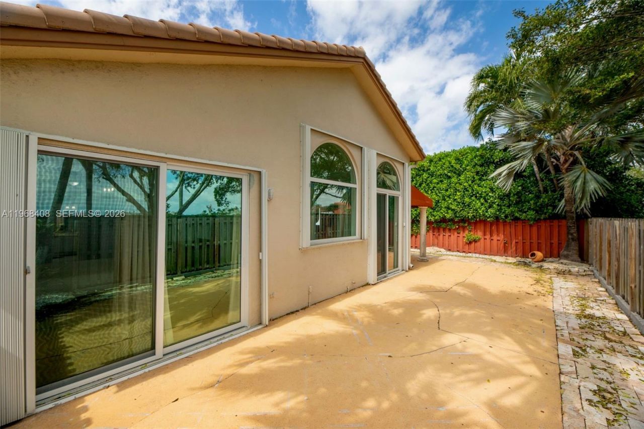 3103 NW 97th Ct, Doral, FL 33172 Photo