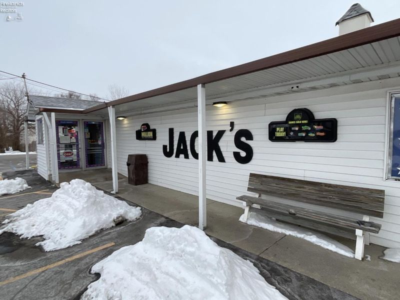 56 N Howard Road, Curtice, OH 43412 Photo 4