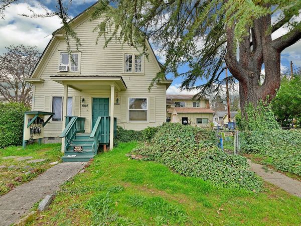 604 NW 4th Street, Grants Pass, OR 97526