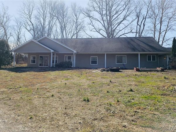 9126 Baldwin Road, Baldwin, IL 62217