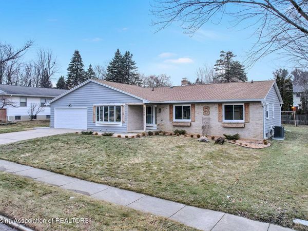2958 Crestwood Drive, East Lansing, MI 48823