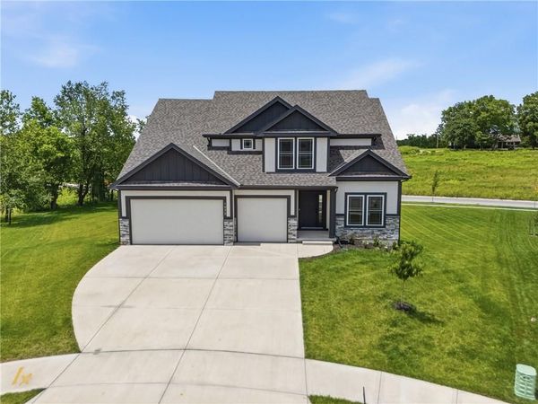 1972 Longview Drive, Liberty, MO 64068