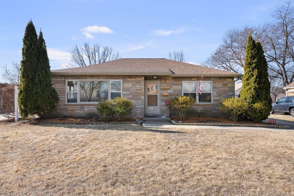 2617 19th Street, Moline, IL 61265 Main Photo