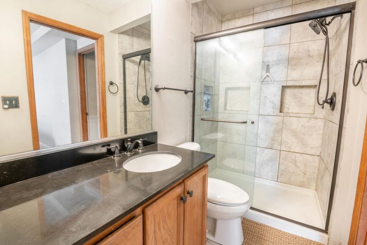 413 S Pandora Drive Photo 10