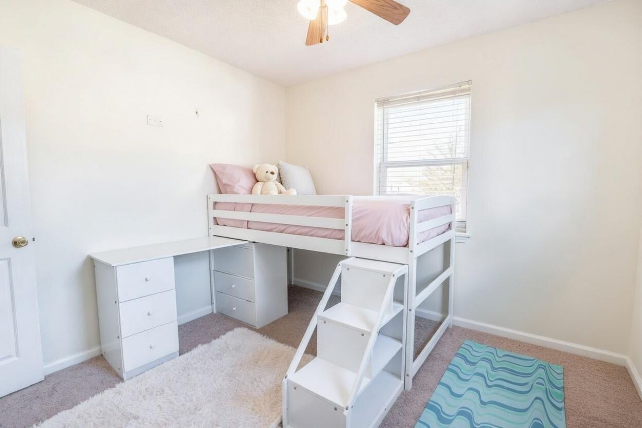 413 S Pandora Drive Photo 12