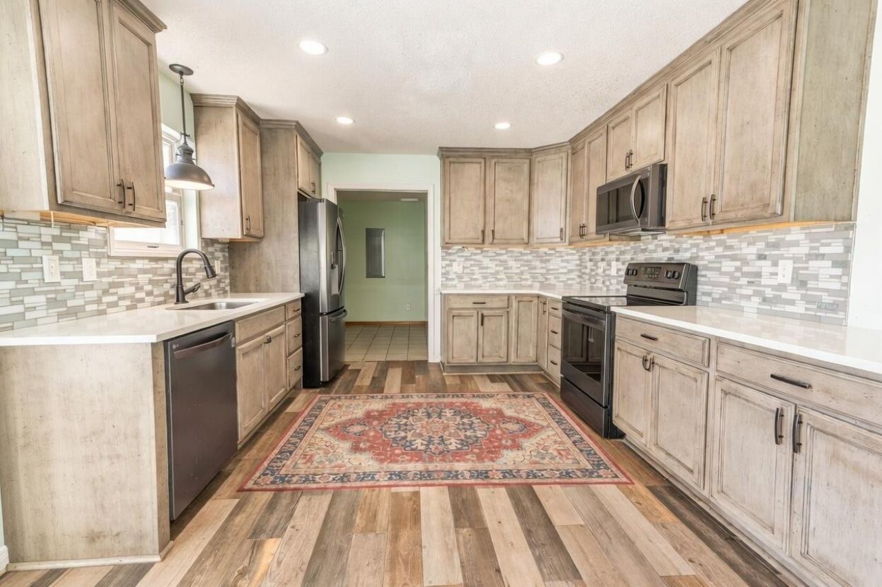 413 S Pandora Drive Photo 18