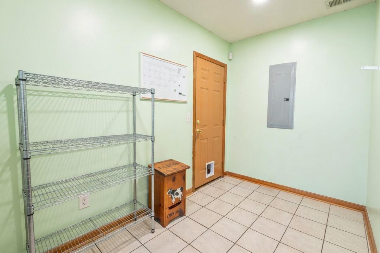 413 S Pandora Drive Photo 22