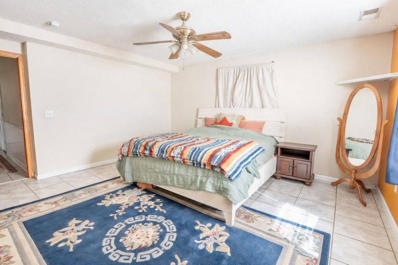 413 S Pandora Drive Photo 8