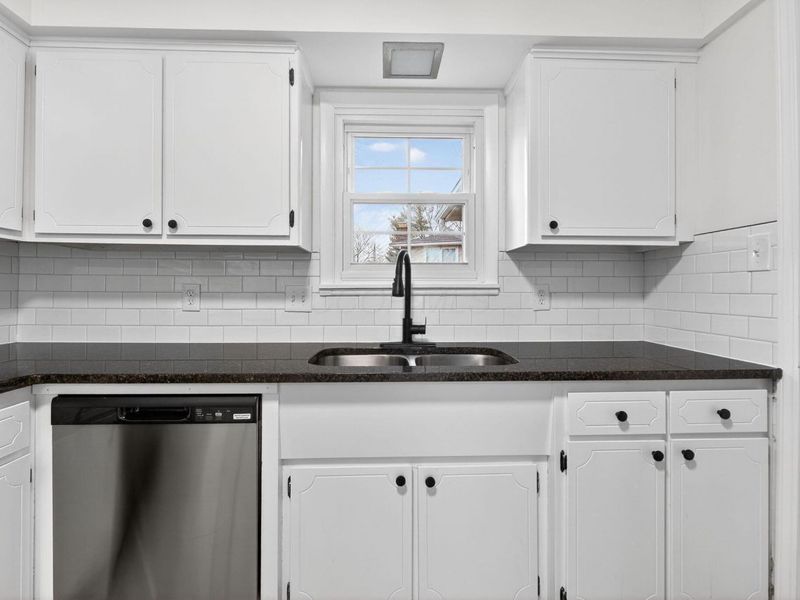 559 Allview Court , Westerville, OH 43081 Photo 17