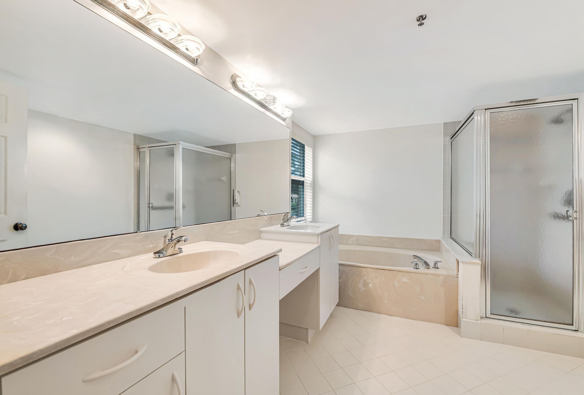 12565 Imperial Isle Drive, Unit 208, Boynton Beach, FL 33437 Photo