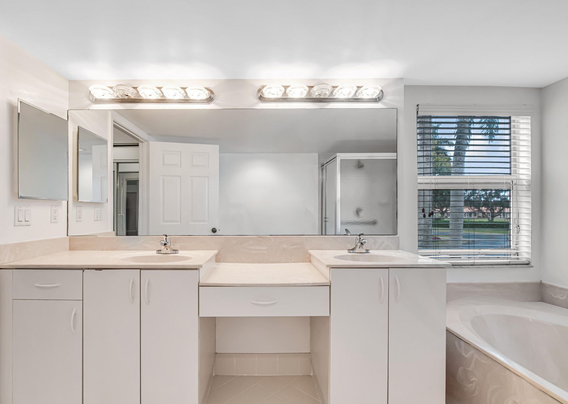 12565 Imperial Isle Drive, Unit 208, Boynton Beach, FL 33437 Photo