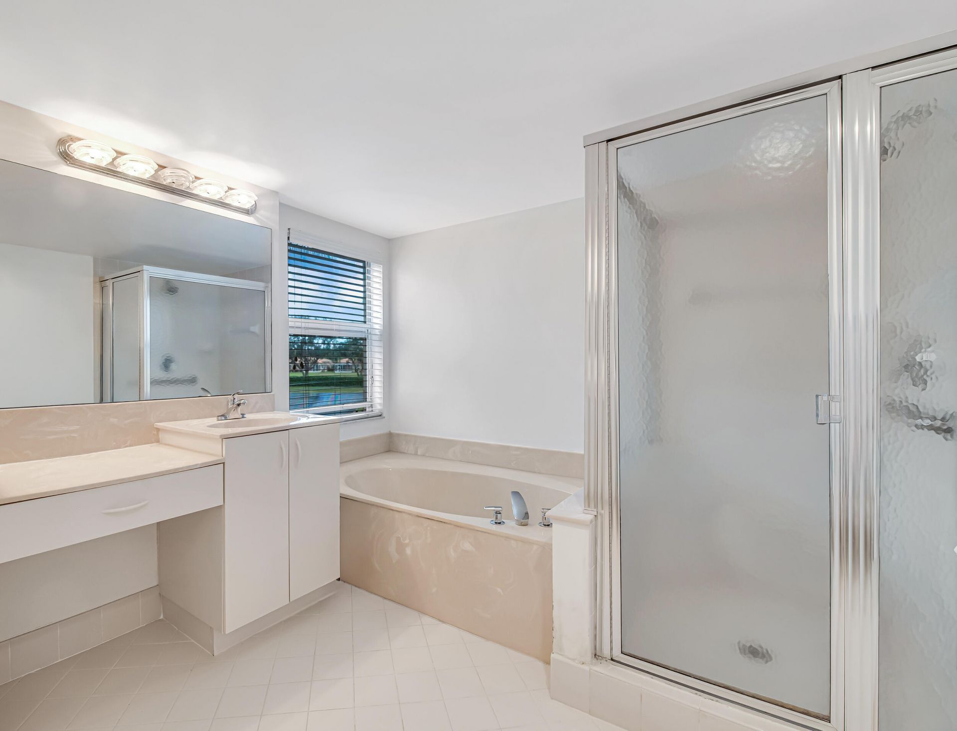 12565 Imperial Isle Drive, Unit 208, Boynton Beach, FL 33437 Photo