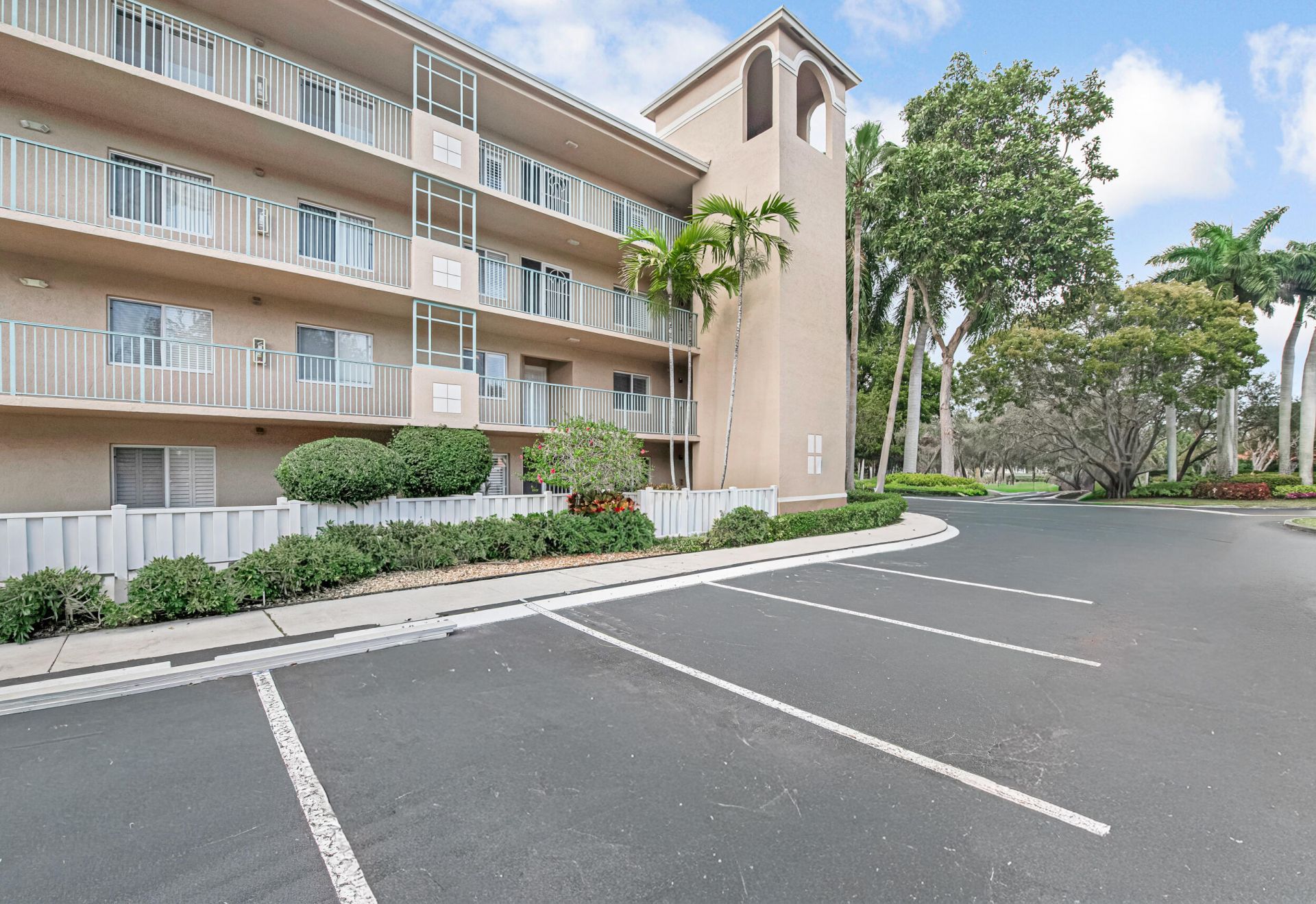 12565 Imperial Isle Drive, Unit 208, Boynton Beach, FL 33437 Photo