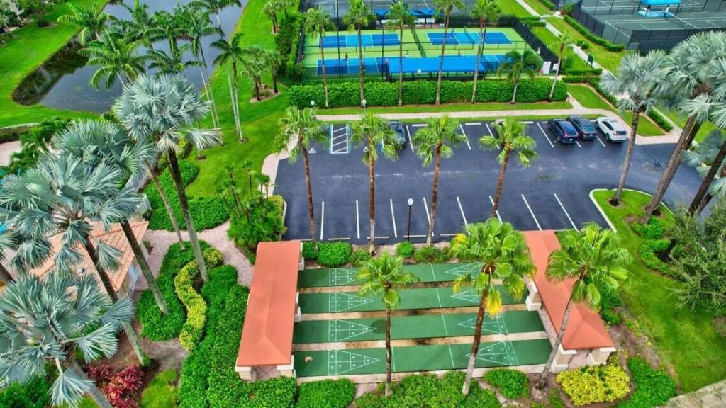12565 Imperial Isle Drive, Unit 208, Boynton Beach, FL 33437 Photo