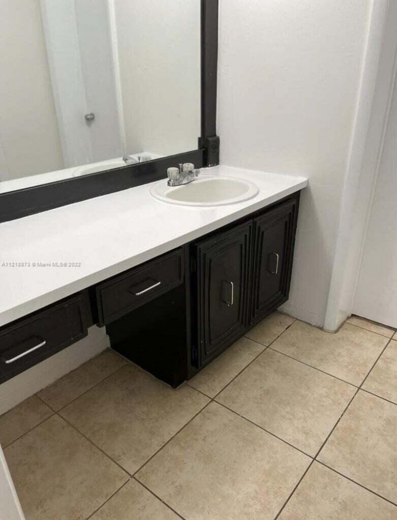 484 NW 165th St Road, Unit A-211, Miami, FL 33169 Photo