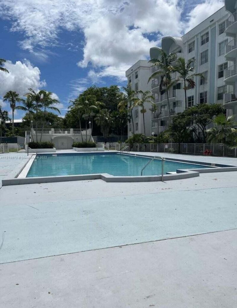 484 NW 165th St Road, Unit A-211, Miami, FL 33169 Photo