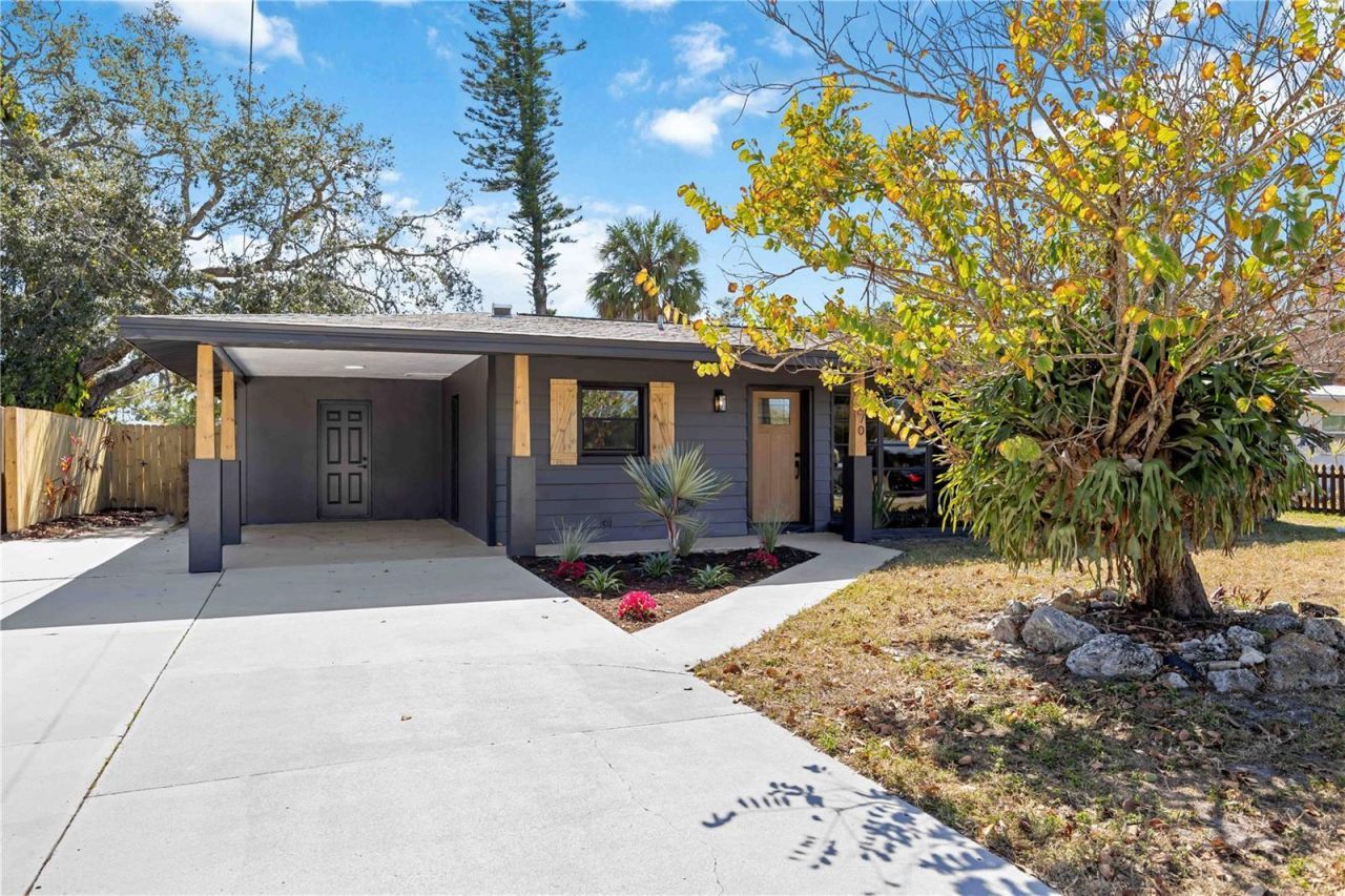 2770 Wood Street, Sarasota, FL 34237 Photo