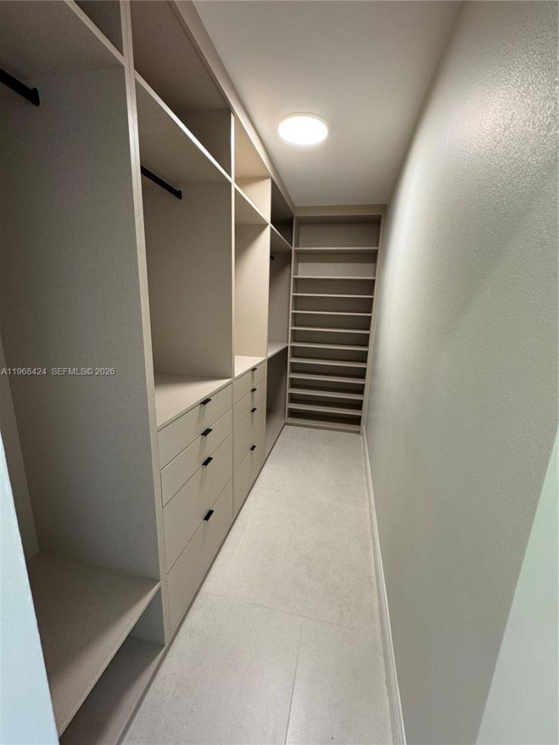 1900 W 54th St , Unit 219, Hialeah, FL 33012 Photo