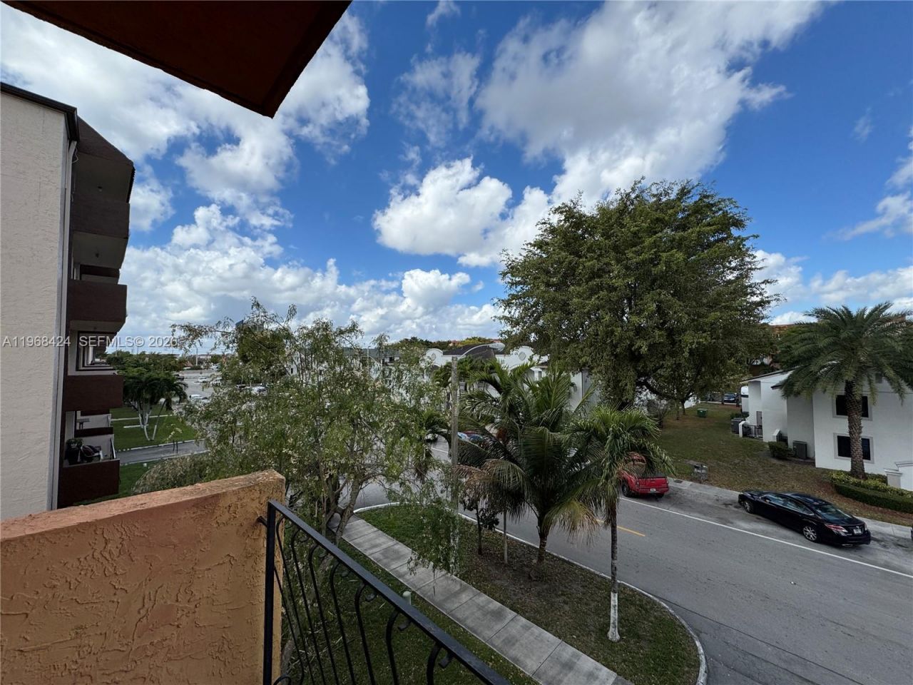 1900 W 54th St , Unit 219, Hialeah, FL 33012 Photo